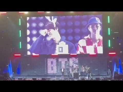 army and BTS singing happy birthday to Jin at jingle bell 2021