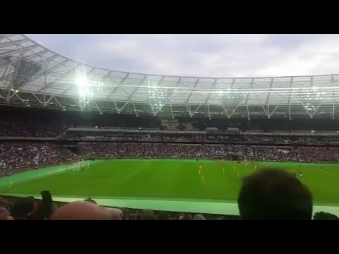 54,000 West Ham fans singing Bubbles in the First Game at the London Stadium