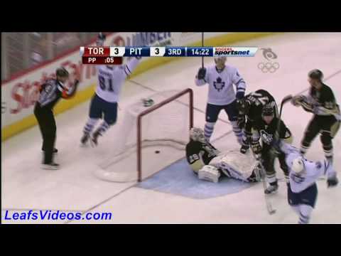 TOR 4 @ PIT 3 - Tyler Bozak Scores - 100328