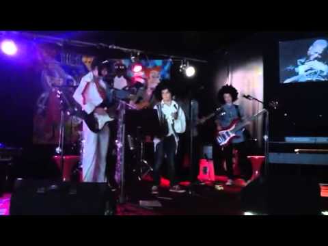 The Shaking Heads: Live in Bunbury December 2012