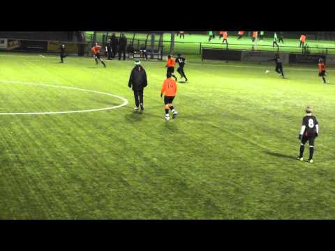 19 dec 2011 VV De Meern C2 - VV De Meern D1 vr 4-3, Doelpunt Calvin