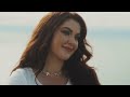 Videoklip Celeste Buckingham - Chci Tě Chvíli Mít Tu (ft. Matěj Vávra)  s textom piesne