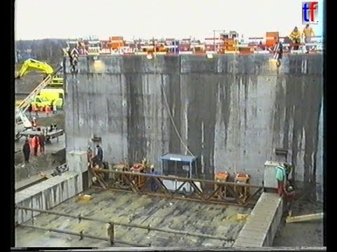 2nd Move of 4000t Concrete / Segmentverschiebung A81 Engelbergtunnel Leonberg, 18.02.1996.