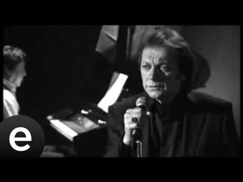 Sönmeyen Bir Şey Var (Recep Aktuğ) Official Music Video #sönmeyenbirşeyvar #recepaktuğ - Esen Müzik