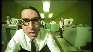 Motion City Soundtrack - The Future Freaks Me Out (Official Music Video) HQ