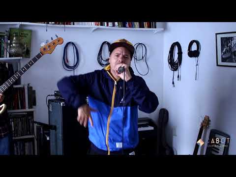 M.o.n.k featuring Rapsusklei - Tango y Flute