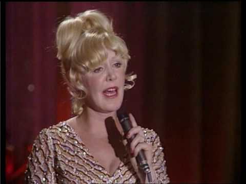 Kathy Kirby - So Here I Go Again (1975 ca., Live)