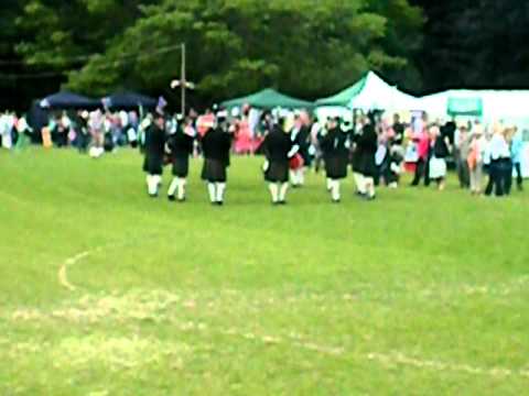 Eastbourne Scottish Pipe Band (ESPB) play at the Maresfield Summer Fayre 2010
