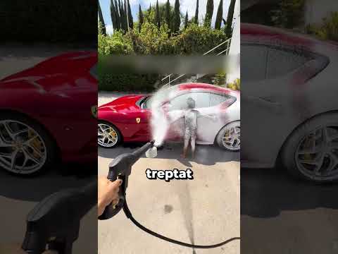 Cum a apărut Ronaldo pe un Ferrari