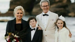 Country singer Melinda Schneider is marrying partner Mark Gable after 14 years together