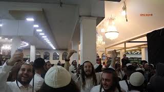 "מכונת הכביסה הגדולה של העולם... אומן ראש השנה התשפ"ד הסרט המלא מכונה לניקוי ותיקון נשמות"...