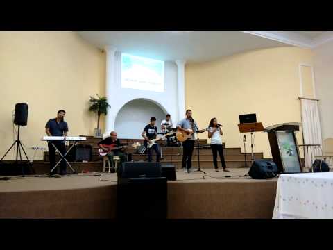 Dueto Nayara e Valnilsom in Mangueira Church