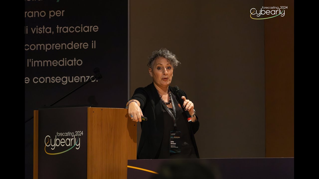L'intervento di Sofia Scozzari - Hackmanac/Women for Security | Cybearly - forecasting 2024