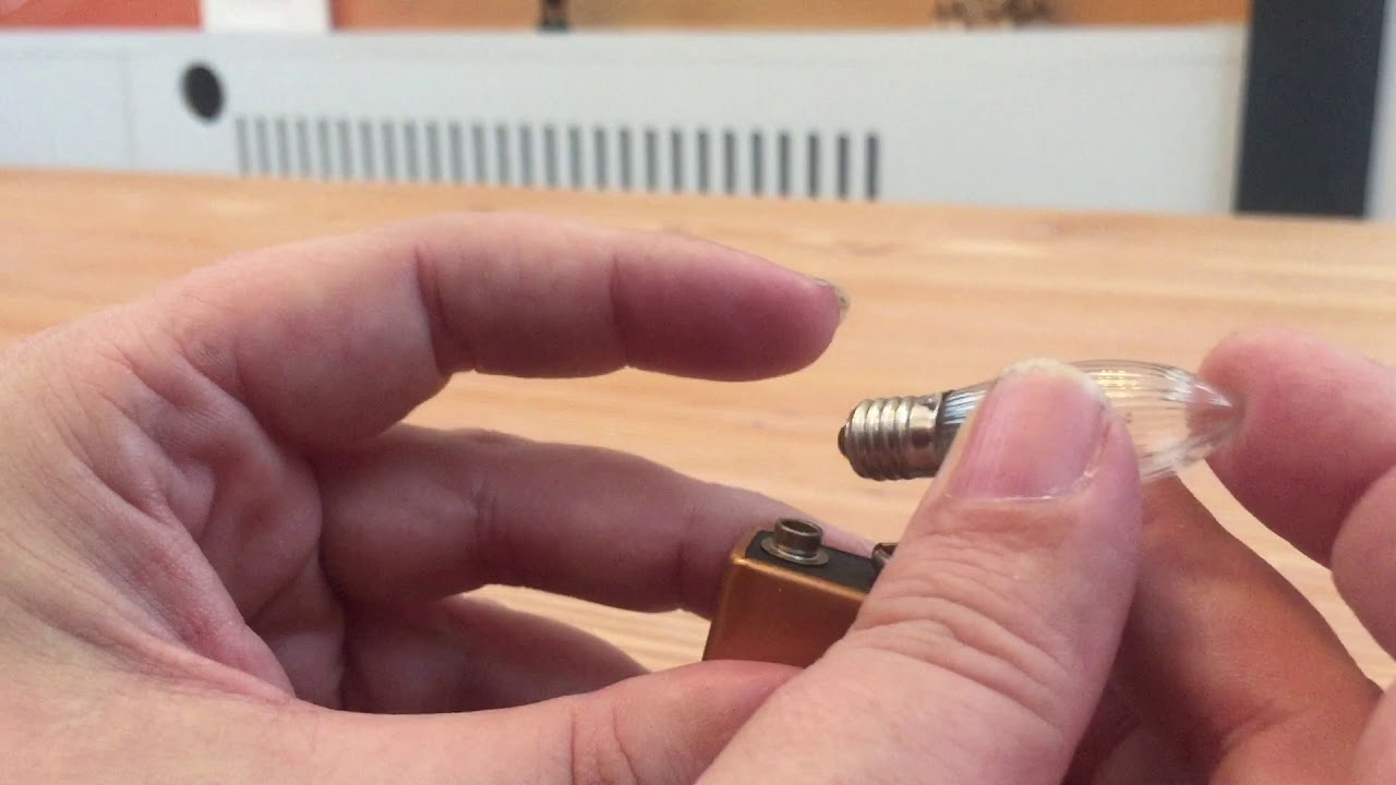 Erzgebirge-Palast Werkstatt: Schwibbogen-Lampen auf Funktion testen/Check your candle arch bulbs