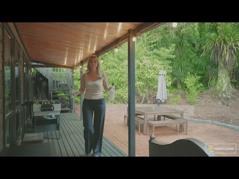 566 Scenic Drive, Waiatarua - A home for all seasons