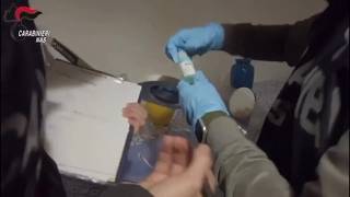 Circoncisione clandestina sul tavolo della cucina, denunciato chirurgo