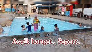 Download lagu Berenang di swimming pool Tirto Arum Kendal #tirtoarumkendal mp3