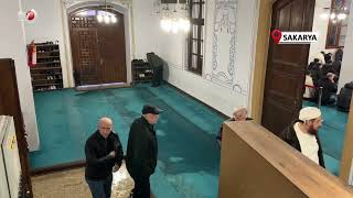 Yağmura Rağmen Camiler Bayram Namazı İçin Dolup Taştı