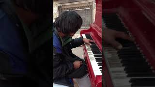 Talent homeless Man - Piano street performance beautifully