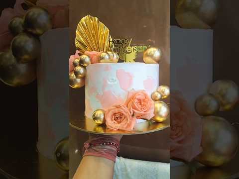 Decorating of this beautiful cake 😍❤️#youtube #cakedecorating #youtubeshorts #shorts #trending