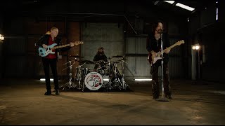 Download lagu The Winery Dogs - Mad World mp3