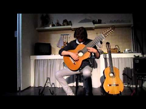 Anthony Ocaña interpreta su composicion 