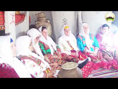 chant traditionnel des femmes du village Tighilt Bouksas --lwaldin--