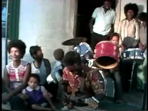 R.L. Burnside and family: Boogie instrumental (1978)