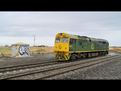 8037 Diesel Locomotive Running Light Engine At Gheringhap - PoathTV Australian Trains & Railways
