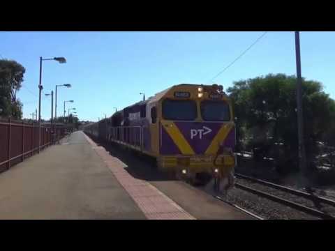Vline N463 with PH452 N10 CAR SETS