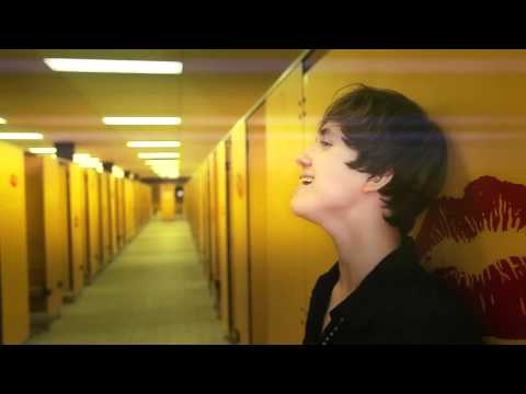 IAN THOMAS - KISS KISS (Official Videoclip) **HD**