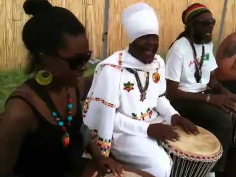 Ras Lawi  Iyabinghi workshop Reggaegeel 2010