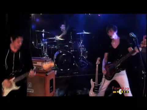 Lights Resolve - Lost And Jaded - Live on Fearless Music