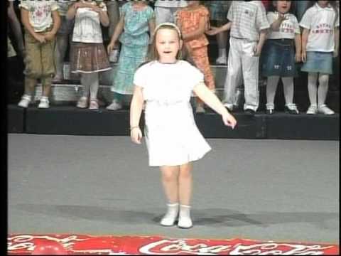 JABOLCINJA - ANGELA KRSTOVSKA - KOGA BI BILA SE.mpg