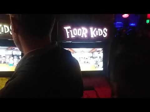 Kid Koala playing Floor Kids at Johnny Brenda's (5/17/18)
