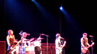 Joan Jett &amp; The Blackhearts - Everyday People live 2011 HD