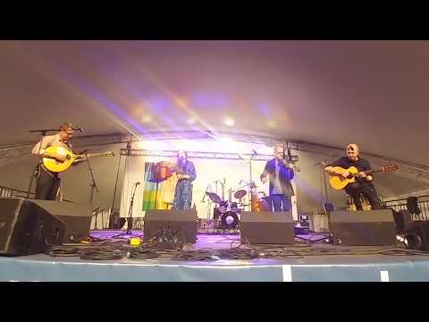 Thumbnail for Julie Fowlis -- "A Ghaoil, Leig Dhachaigh Gum Mhathair Mi " by Julie Fowlis