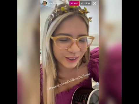 Marília Mendonça facas