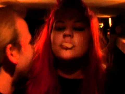 Sarah Jezebel Deva em um ato "nada" nojento 2...