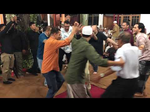 Tari zaffein lalu sikat dhaheve