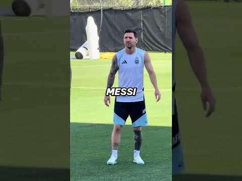 Tại sao Messi không lấy đà trước khi thực hiện các quả đá phạt?