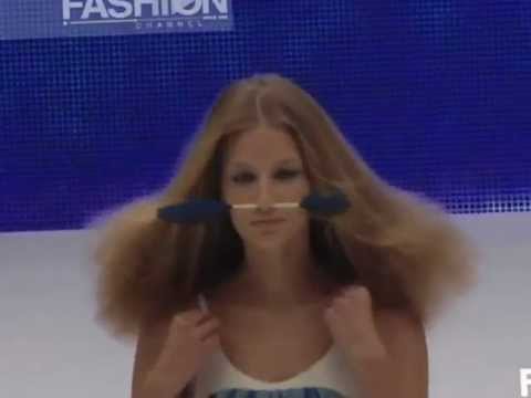 "Alexander McQueen" Spring Summer 2003 Paris 3 of 4 Pret a Porter Woman by FashionChannel