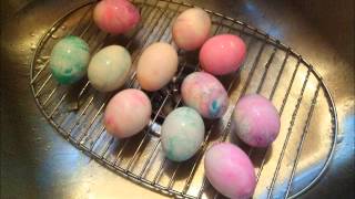 How to Tie-dye Easter eggs with Shaving cream