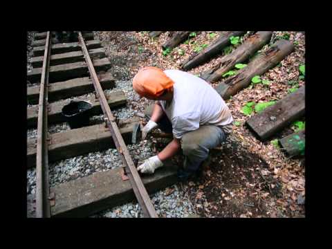 Parní úzkokolejkou za hornickou historií