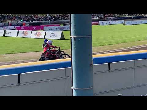 Ostatni bieg meczu Polonia Piła - Start Gniezno i kontrowersyjne wykluczenie Gomólskiego