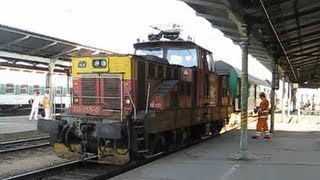 preview picture of video 'Czech Republic: Ceske Budejovice, Class 210 CD electric shunting locomotive accelerates from station'