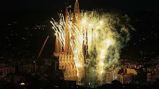 Así fue la espectacular inauguración de la torre de la Sagrada Familia con 120.000 asistentes