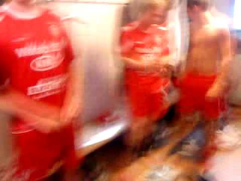 Segervrål från omklädningsrummet efter 1-4 i sista seriematchen mot Åtorps IF 2