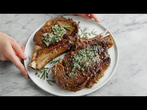 The Perfect Steak with Garlic Butter