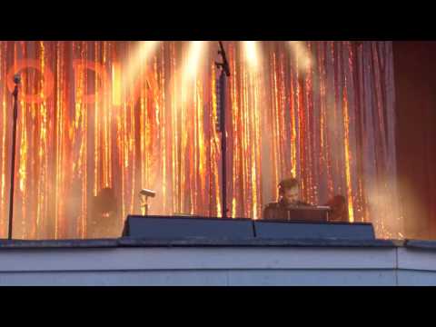 Thumbnail for Dalälven - written by Hans Dixgård, played by Daniel Haglund (Mando Diao) at Dalhalla 21.07.2016 by Daniel Haglund